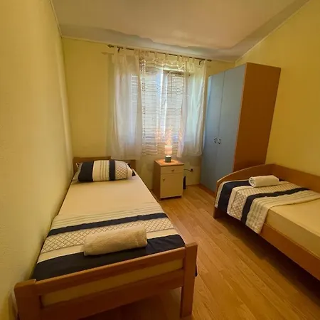 Apartman Edita Trogir With Private Pool *