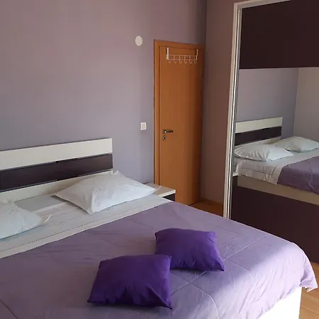 Edita Trogir With Private Pool Apartman